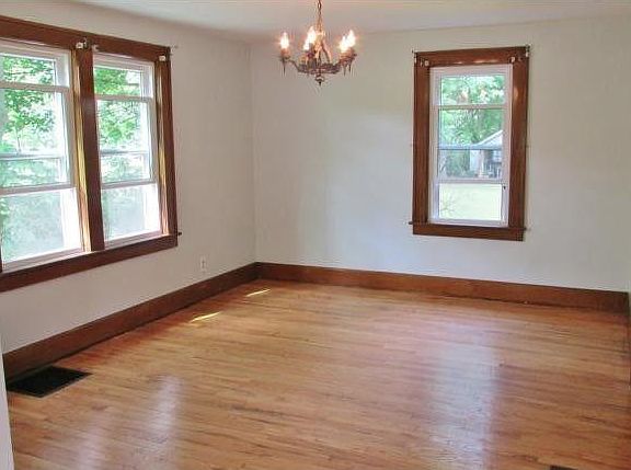 5th image of 117 Arlington Ave #3