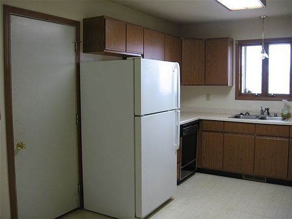 4th image of 135 Countryside Dr