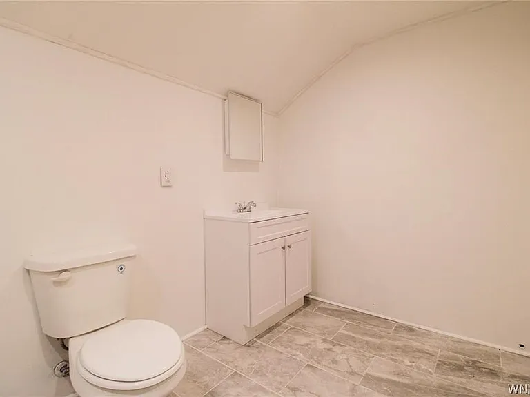 15634 Lakeshore Rd — Photo 19