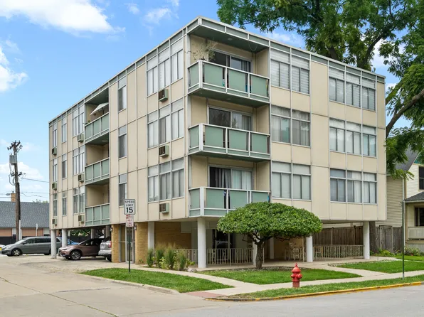 221 N Marion St APT 1C, Oak Park, IL 60302