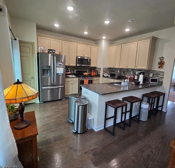 76 Albert Ct — Photo 15