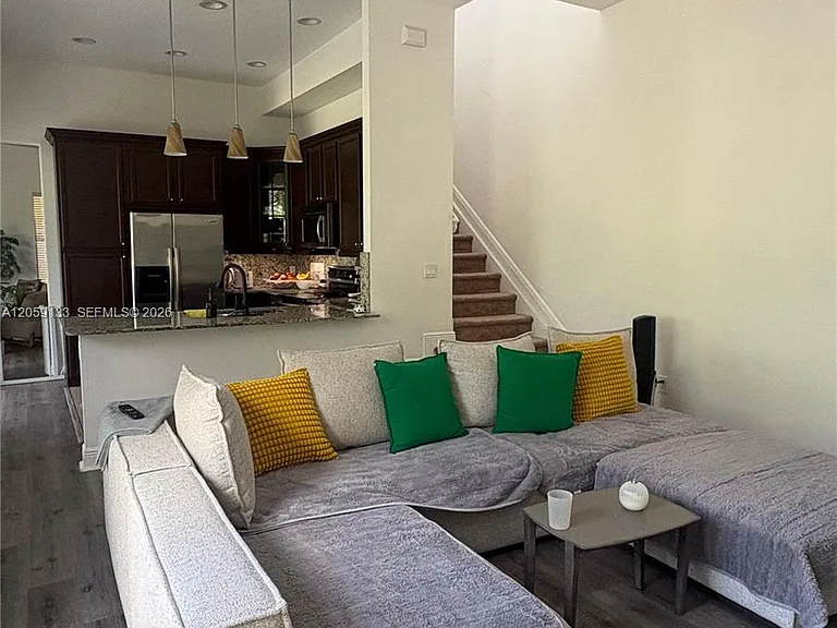 8378 NW 39th Ct — Photo 3