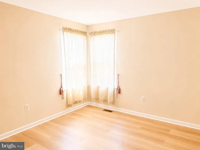 4037 Runnymead Dr — Photo 20