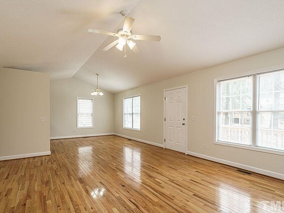 5th image of 929 Lake Wind
