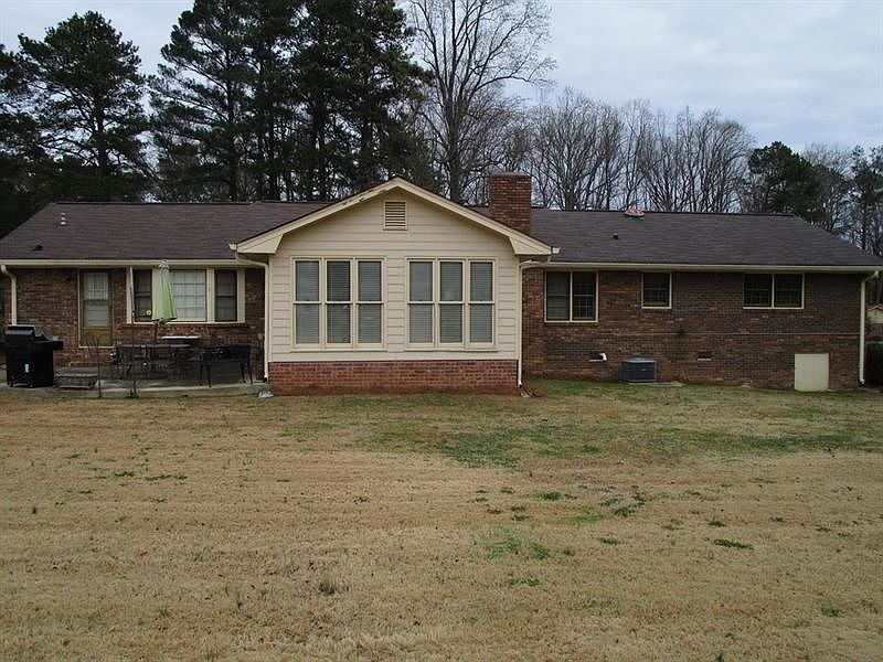 1st image of 2209 Myra Ln