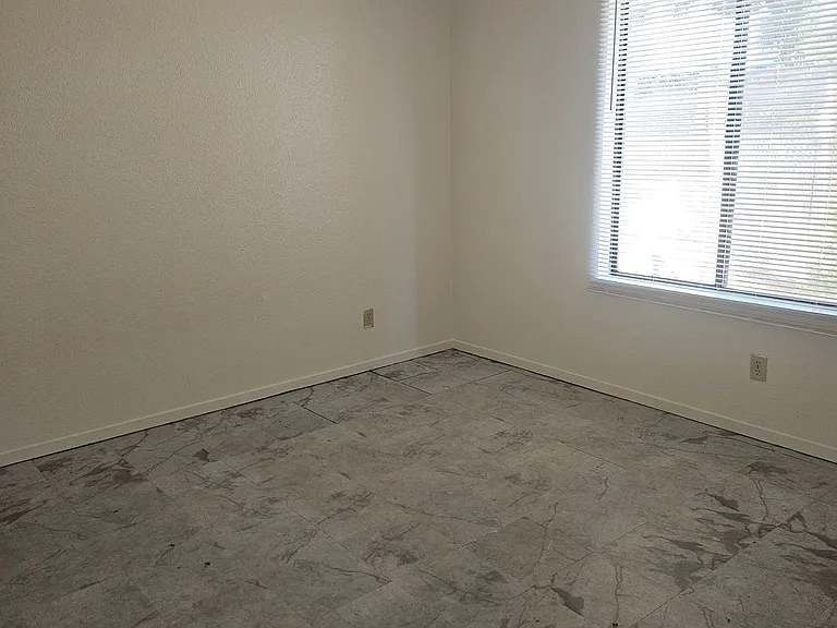 1513 Lynne Renee Ct — Photo 6