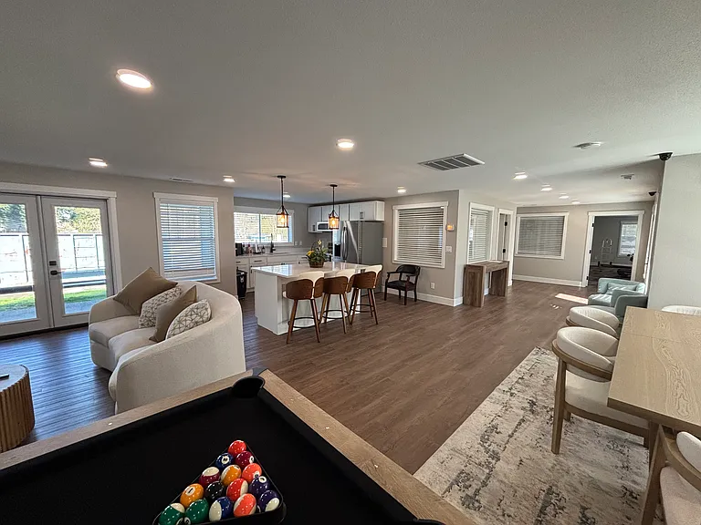 Chambers Crest Apartments — Photo 9