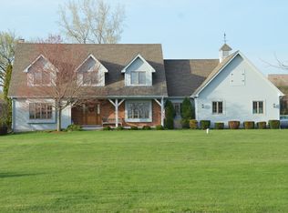 10 Arthur Ct, Hawthorn Woods, IL 60047