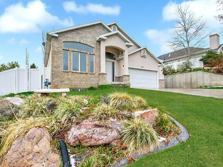 1511 E Lakeview Dr — Photo 5