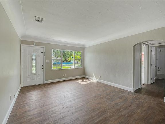 dining area/foyer