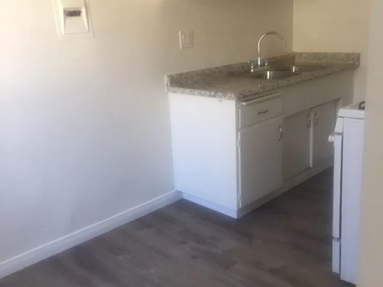 Century West Apartments - Sawtelle — Photo 11