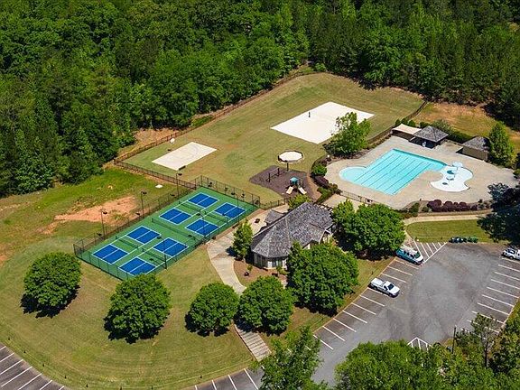 5th image of 207 Forest Pointe Dr
