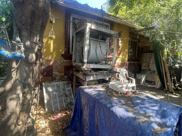 11465 Sunburst St, Sylmar, CA 91342