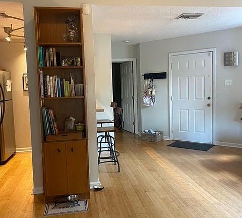 2nd image of 816 Old Metairie Pl