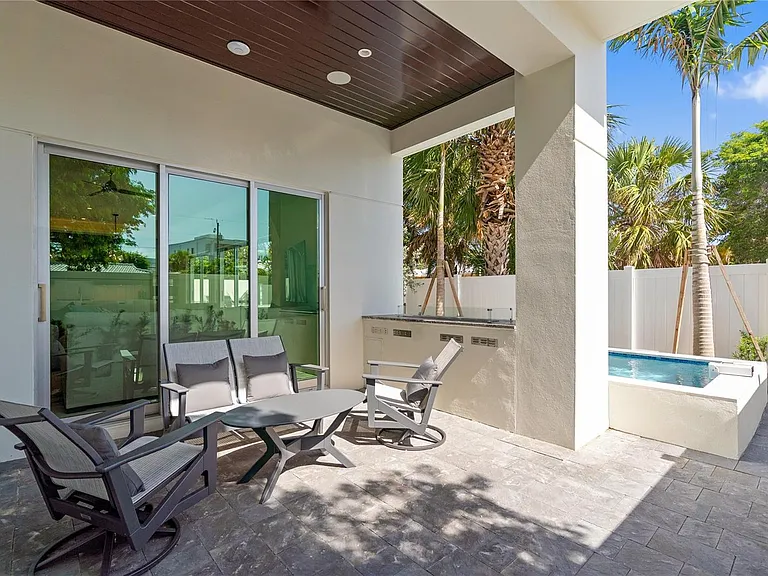 221 Shore Ct #221 — Photo 32