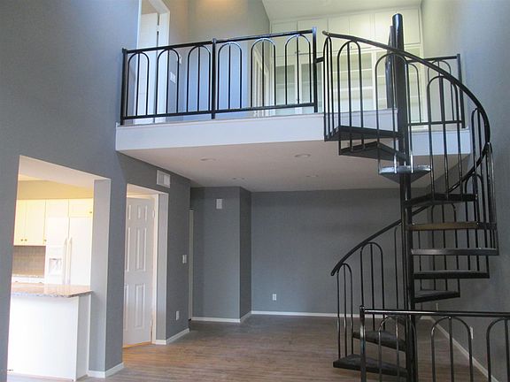 5th image of 3212 E Kelton Ln Unit 102