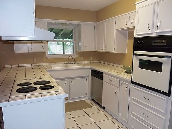4th image of 1407 Eastridge Dr