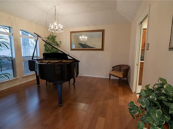 5th image of 4007 Woodcastle Ct
