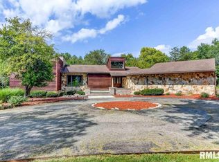 1431 Woodside Rd, Springfield, IL 62711