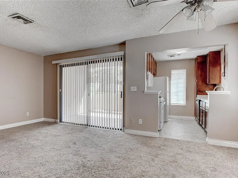 4860 Nara Vista Way — Photo 7