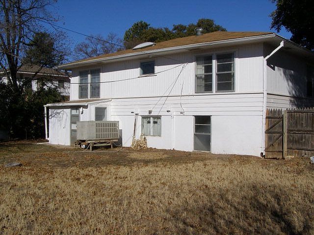 2nd image of 713 E 10th St