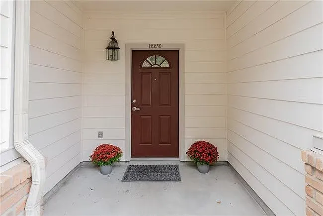 3 bed, 1749 sqft, $2,200 — Photo 3