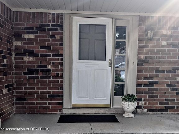 3rd image of 1308 Glenmeadow Ln