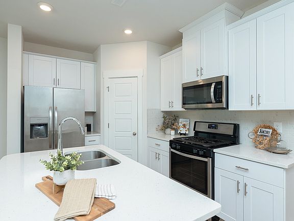 5th image of 635 Millwright Way
