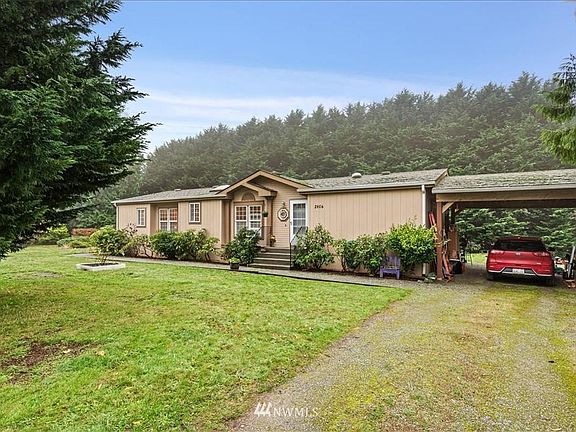 3rd image of 2806 Dogwood Ln
