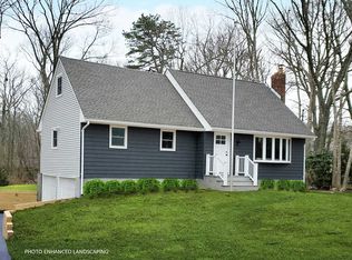 838 Canal Rd, Mount Sinai, NY 11766