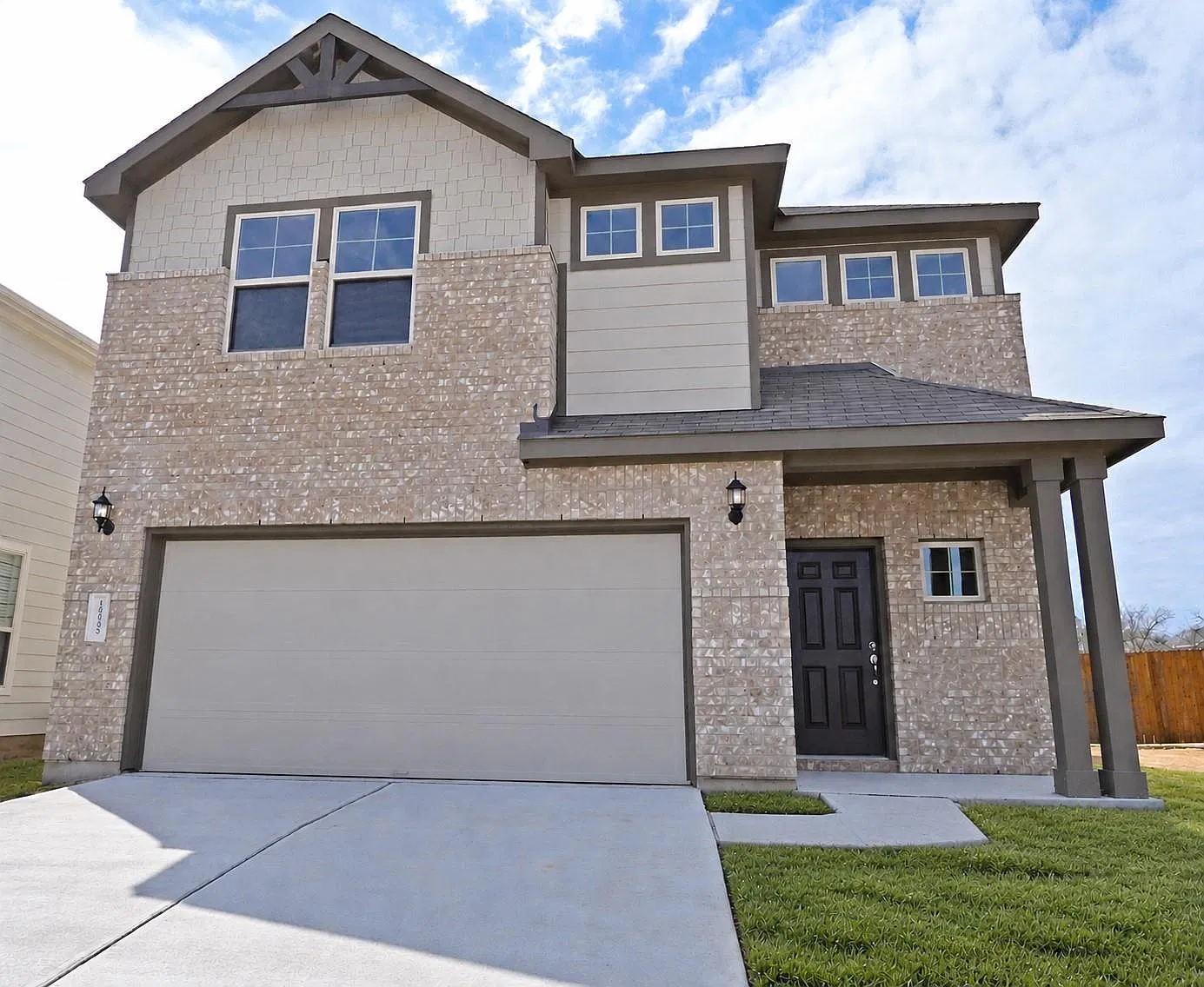3 bed, 2.5 bath, 1846 sqft, $2,300 — Photo 1