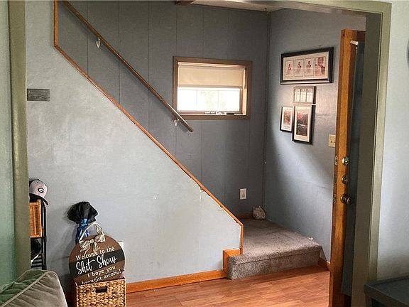 3rd image of 610 N Ward Ave