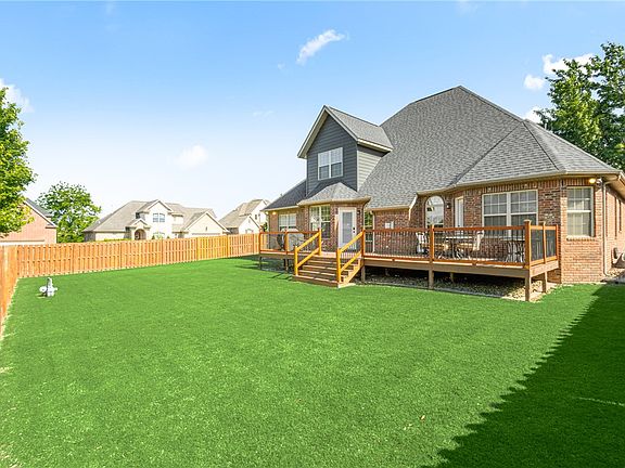 3rd image of 3700 SW Plateau Blvd