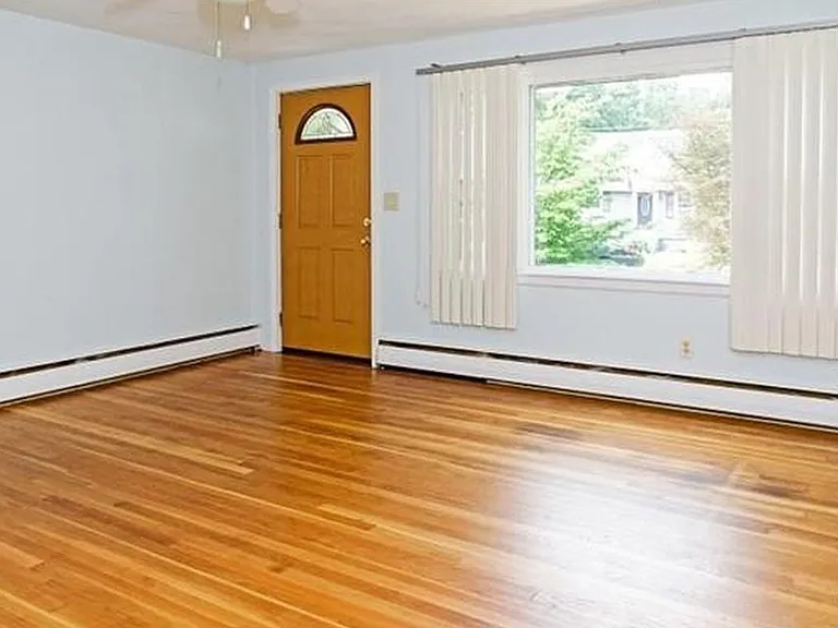 Wesleyan Ter — Photo 2
