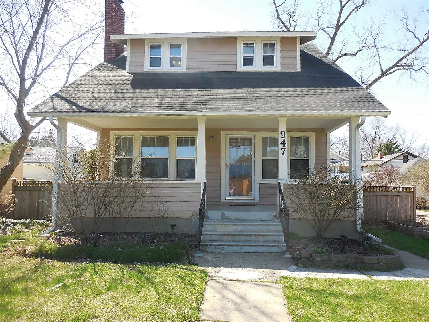 947 W Cross St photo 1