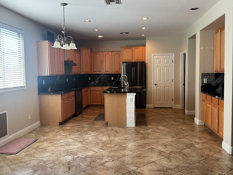 418 E White Wing Dr — Photo 34