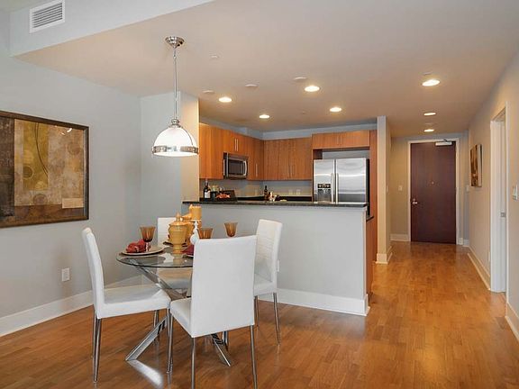 2nd image of 88 E San Fernando St Unit 206