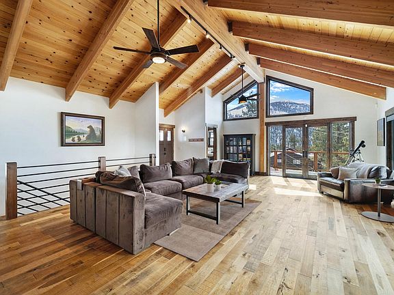 5th image of 520 Laurel Ln