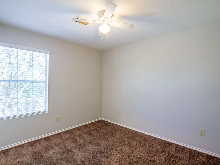 19714 Shores Edge Dr — Photo 10