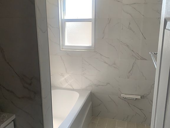 3rd image of 95 Shonnard Pl Floor 2