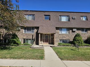 1350 Getzelman Dr, Elgin, IL 60123