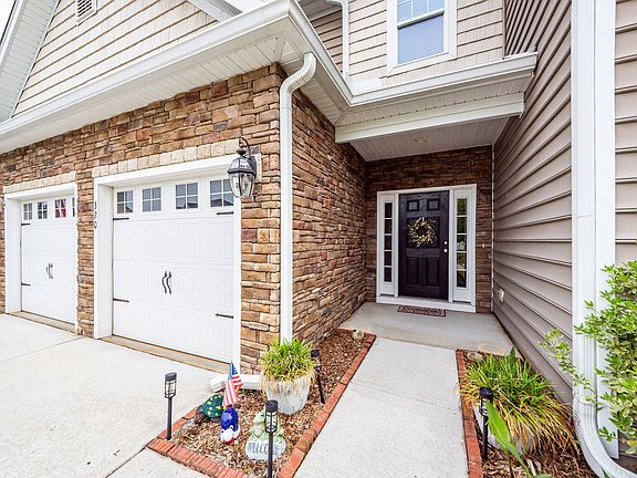 2nd image of 320 Bracken Fern Rd