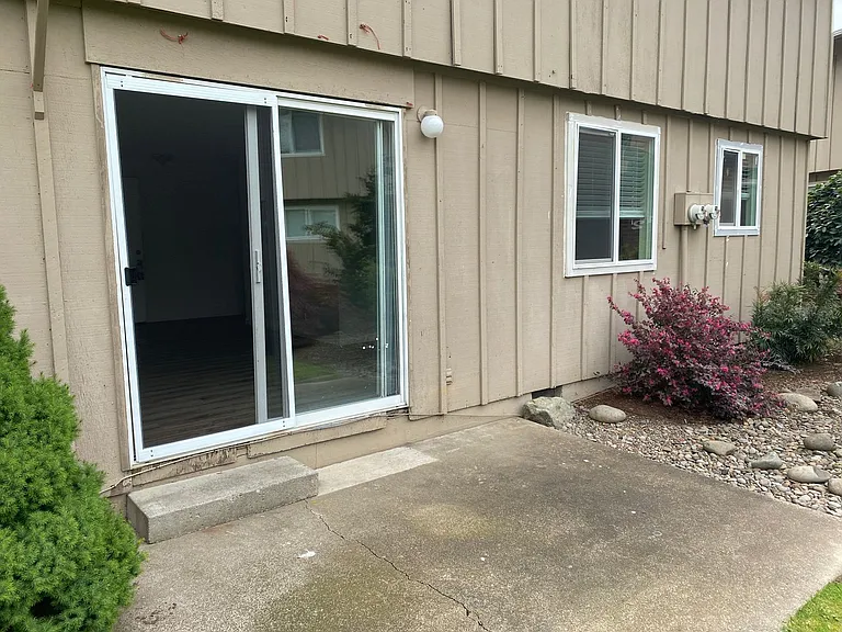638 32nd Ave SE #5 — Photo 16