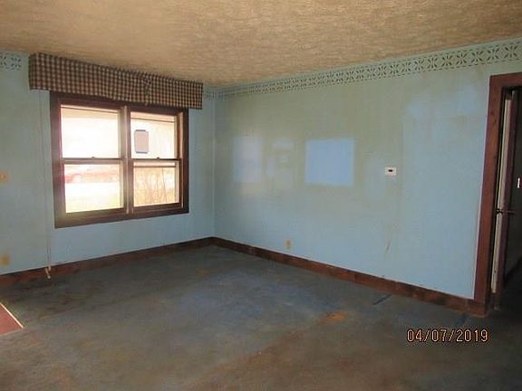 3rd image of 4059 Aspen Way
