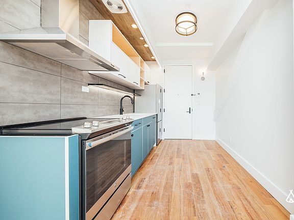 3rd image of 1557 Fulton St #2T