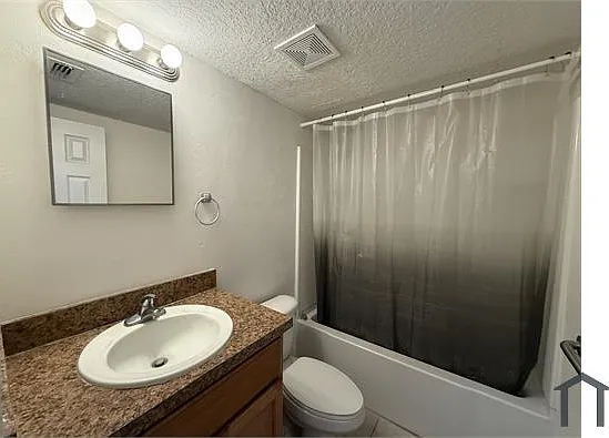 601 Hardy St #4 — Photo 5