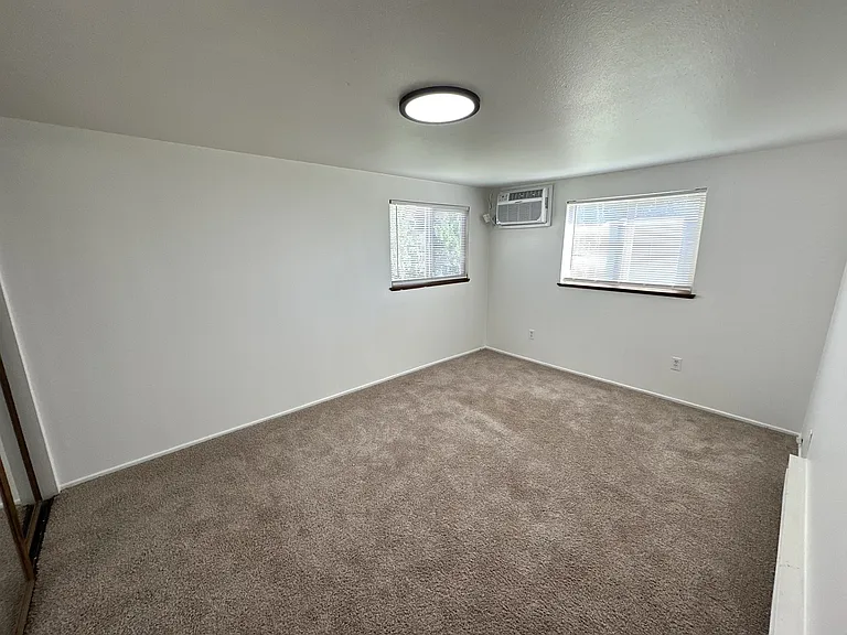 810 Wright Ave — Photo 9