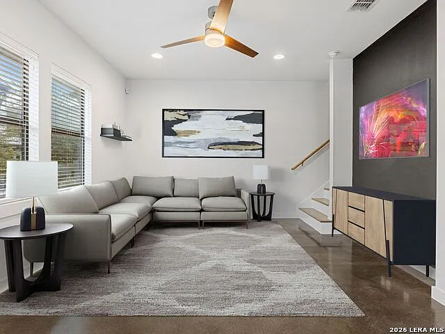 1114 N Olive St — Photo 11