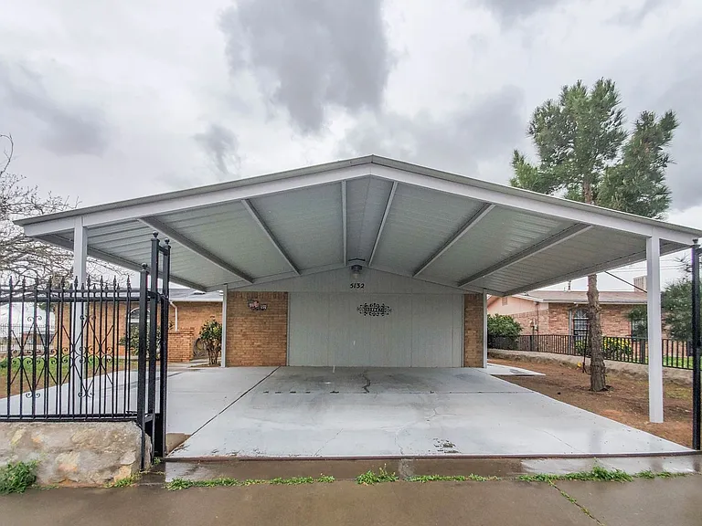 5132 Round Rock Dr — Photo 1