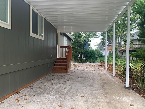 4th image of 105 Lincolnshire St